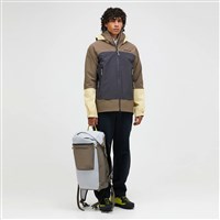 Peak Performance Men's Vislight GORE-TEX C-Knit™ 3L Shell Jacket - Terrain Tan / Motion Grey